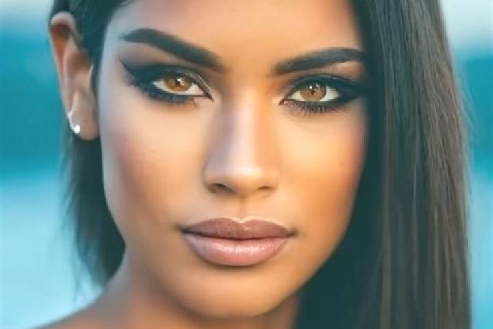 Stella, 39, a red brown-eyed latina companion based in Elboya. Offering Erotic Massage, Couples, OWO, 69, Girlfriend Experience. Available for incall and out...