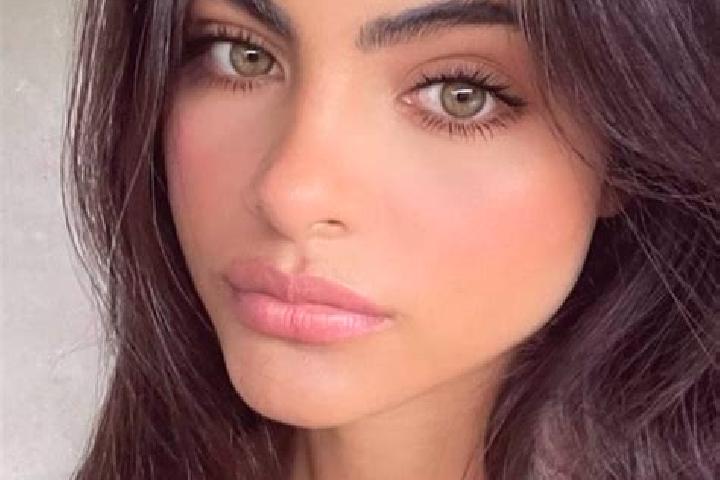 Victoria, 20, a black hazel-eyed caucasian companion based in Mamu Kanjan. Offering Massage, Party Girl. Available for incall and outcall, day and evening da...