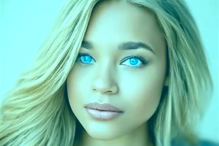 Victoria, 20, a blonde blue-eyed latina companion based in Midori. Offering Massage, Tantra, 69. Available for incall and outcall, day and evening dates.