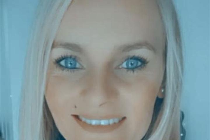Victoria, 20 — Escort in Le Coux, France