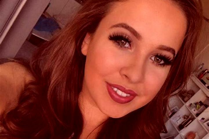 Victoria, 21, a auburn grey-eyed european companion based in Bah-Bah. Offering 69, Domination, Party Girl, Dinner Date. Available for incall and outcall, day...