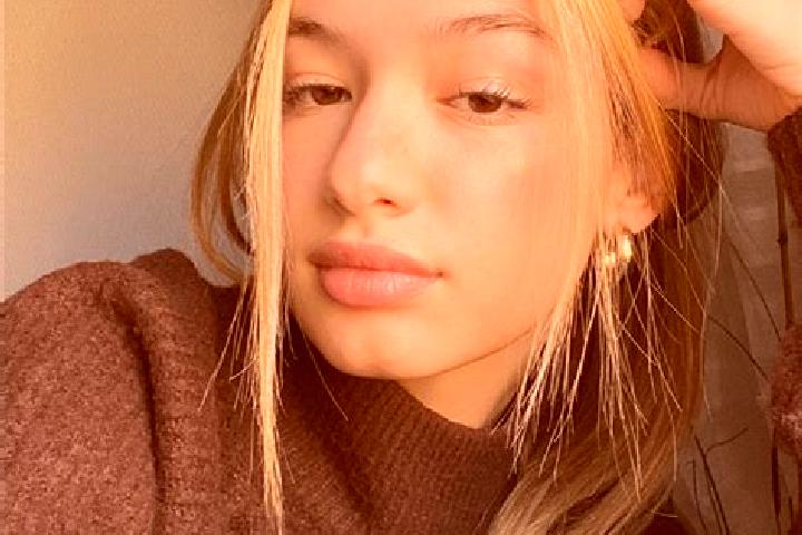 Victoria, 21, a blonde brown-eyed caucasian companion based in Cozes. Offering Erotic Massage, Dinner Date. Available for incall and outcall, overnight booki...