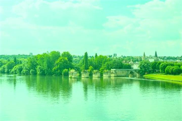Victoria, 21 — Escort in Poisy, France