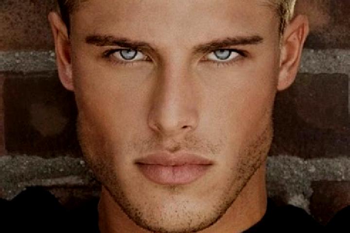 Victoria, 22, a dark blonde grey-eyed caucasian companion based in Steinwiesen. Offering 69, OWO. Available for incall and outcall, day and evening dates.