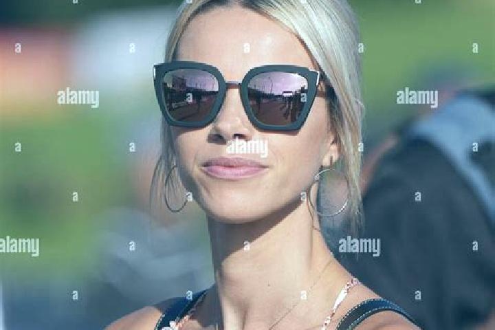 Victoria, 22 — Escort in Plouay, France