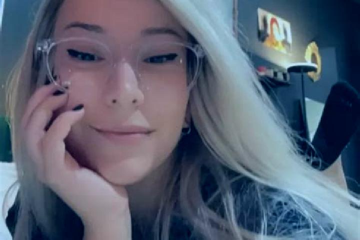 Victoria, 25, a auburn dark-eyed european companion based in Berkel en Rodenrijs. Offering Prostate Massage, Massage, Erotic Massage. Available for incall an...