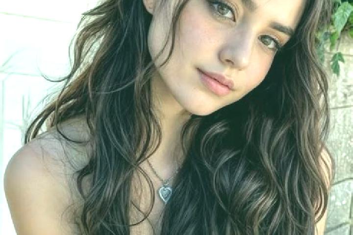 Victoria, 25, a brunette hazel-eyed caucasian companion based in Lechbruck. Offering Travel Companion, Striptease, Party Girl, Fetish, Overnight. Available f...