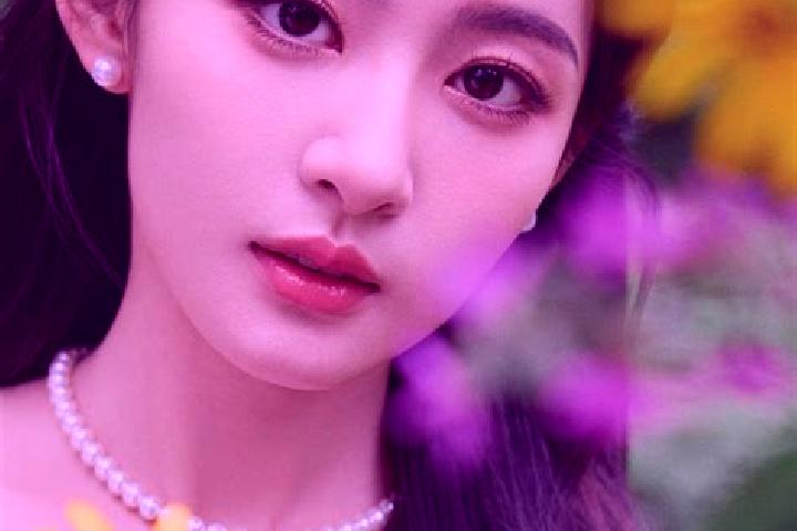 Victoria, 25 — Escort in Qum, China