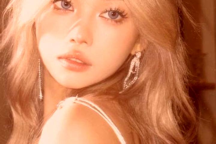 Victoria, 26, a blonde amber-eyed asian companion based in Meinan. Offering Party Girl, A-Level, CIM, 69. Available for incall and outcall, overnight booking...
