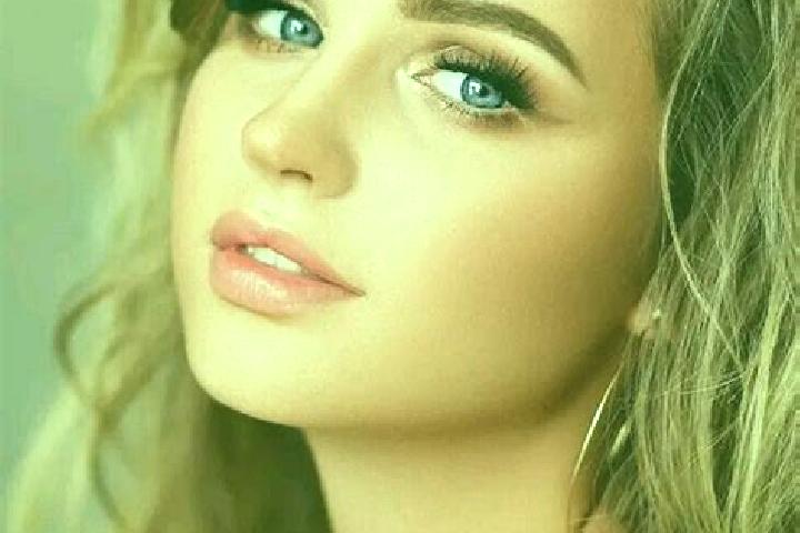 Victoria, 26, a dark blonde blue-eyed caribbean companion based in Songcun. Offering Prostate Massage, Couples, Duos. Available for incall and outcall, overn...