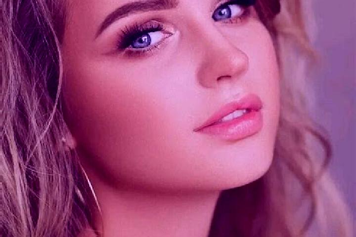 Victoria, 26, a dark blonde blue-eyed european companion based in Sioba. Offering CIM, 69, Travel Companion, Erotic Massage, Duos. Available for incall and o...
