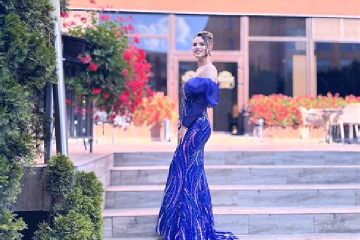 Victoria, 26 — Escort in Verendin, Romania