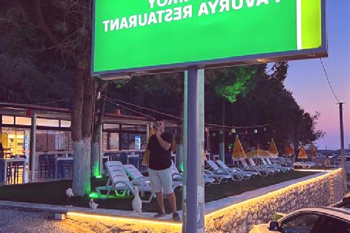 Victoria, 26 — Escort in Yenikoey, Turkey