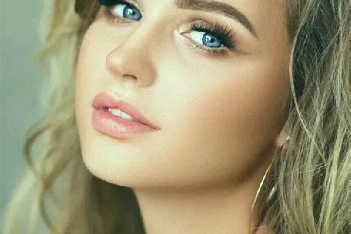 Victoria, 27, a dark blonde blue-eyed slavic companion based in Bijar. Offering Travel Companion, Overnight, Striptease, BDSM, Deep French Kissing. Available...
