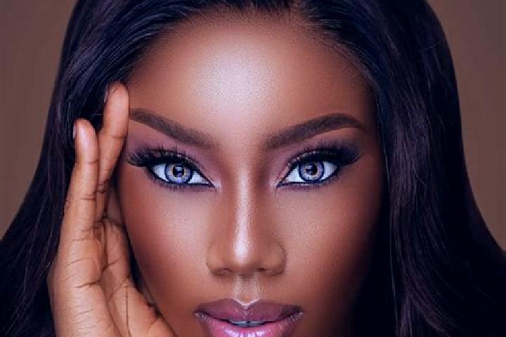 Victoria, 27, a red blue-eyed ebony companion based in Ponchon. Offering GFE, Dinner Date, Domination, Party Girl. Available for incall and outcall, overnigh...