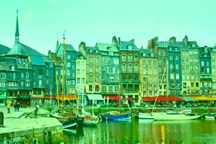 Victoria, 27 — Escort in Gonneville-sur-Honfleur, France