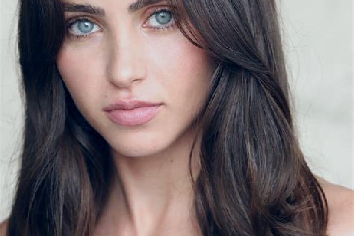 Victoria, 29, a brunette green-eyed indian companion based in Saicourt. Offering Striptease, Fetish, BDSM, OWO, Massage. Available for incall and outcall, ov...