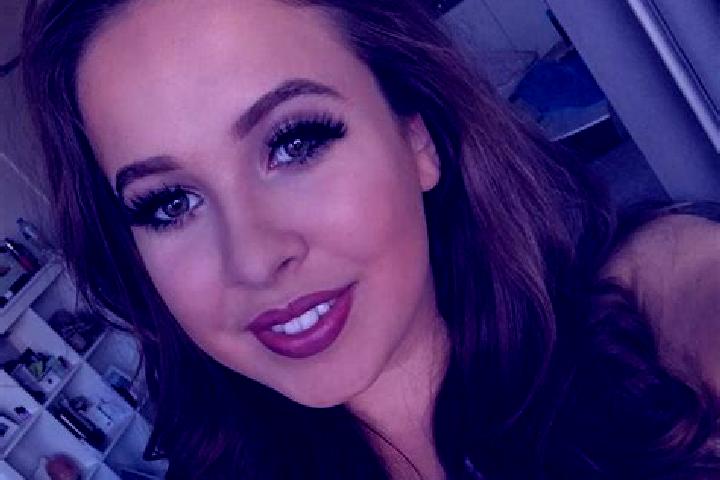 Victoria, 29, a brunette grey-eyed mixed companion based in Sitovo. Offering Deep French Kissing, Erotic Massage. Available for incall and outcall, overnight...