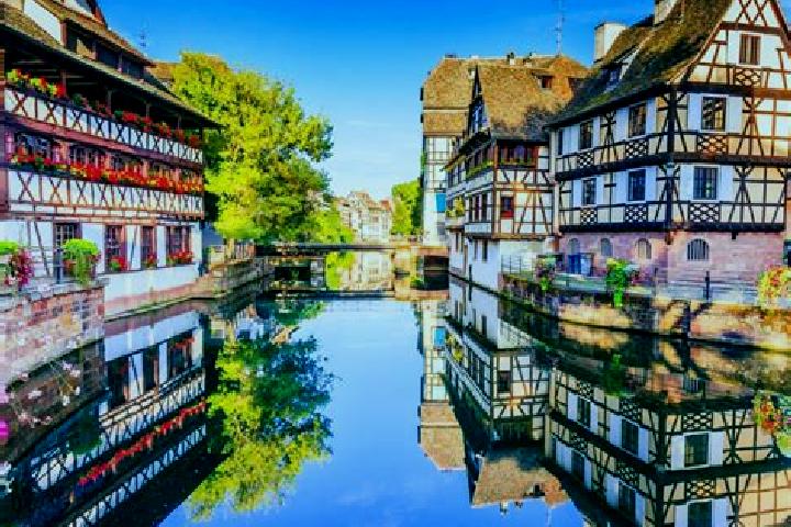 Victoria, 29 — Escort in Fosseuse, France
