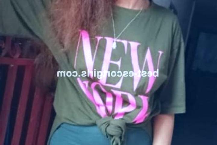 Victoria, 30 — Escort in Singani, Comoros