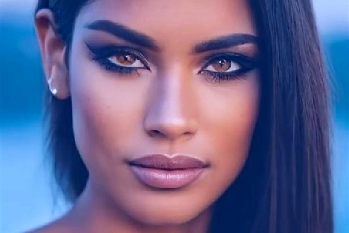 Victoria, 31, a chestnut hazel-eyed latina companion based in L Assomption. Offering Striptease, BDSM, Domination, Couples. Available for incall and outcall,...