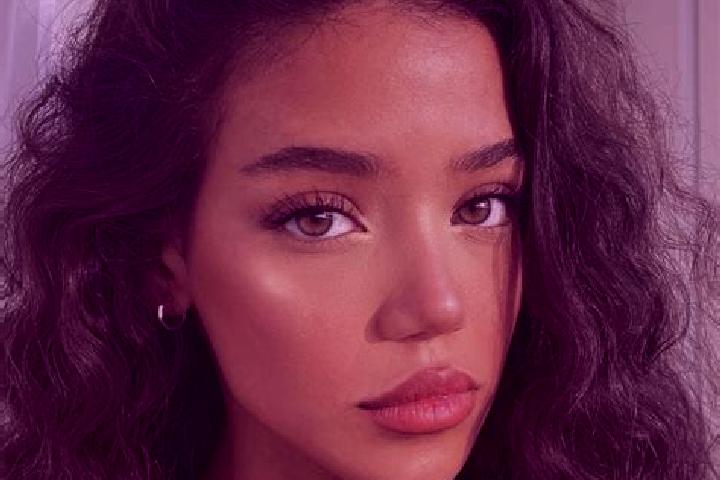 Victoria, 32, a black brown-eyed mixed companion based in Borgo Crimea. Offering Duos, Couples, GFE. Available for incall and outcall, overnight bookings ava...