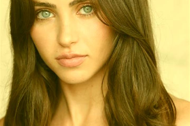 Victoria, 33, a brunette grey-eyed indian companion based in Ponte Serrada. Offering BDSM, 69, A-Level, Striptease. Available for incall and outcall, overnig...