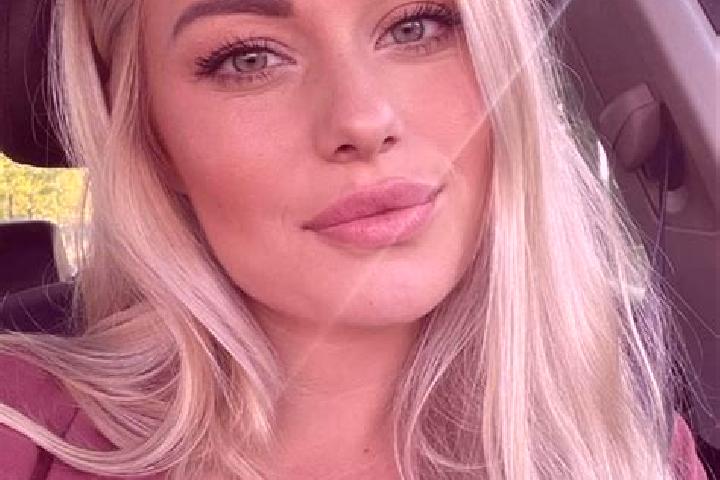 Victoria, 34, a blonde hazel-eyed slavic companion based in Sahne. Offering Travel Companion, Prostate Massage, Deep French Kissing, OWO. Available for incal...