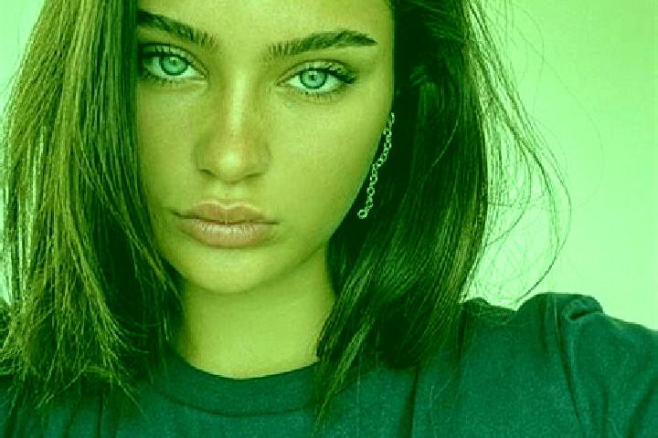Victoria, 34, a brunette blue-eyed ebony companion based in Elhayi. Offering Massage, Duos, Prostate Massage, Party Girl. Available for incall and outcall, d...