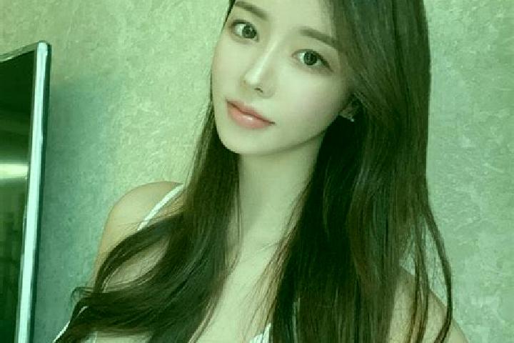 Victoria, 34 — Escort in Bangtou, China