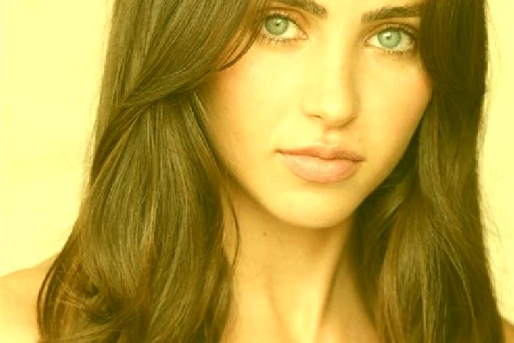 Victoria, 37, a dark blonde brown-eyed latina companion based in Ayat . Offering 69, Domination, Fetish, CIM. Available for incall and outcall, day and eveni...