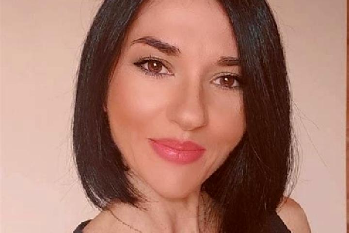 Victoria, 38 — Escort in Mulsanne, France