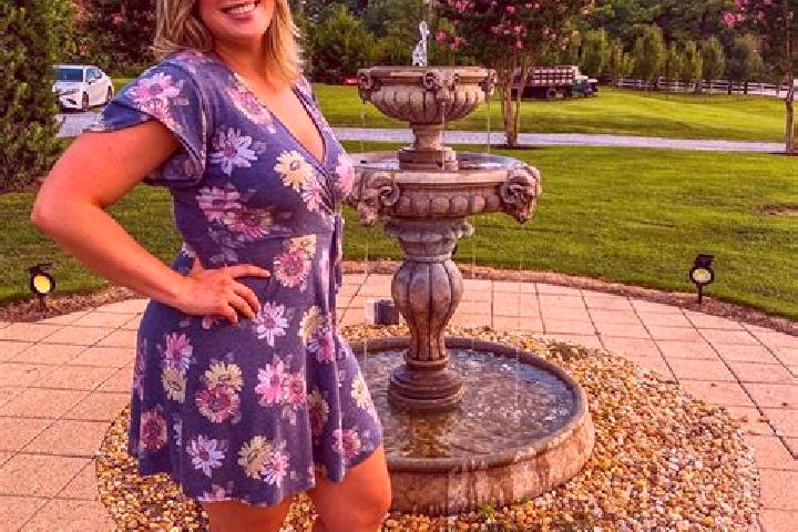 Victoria, 38 — Escort in Summerville, United States