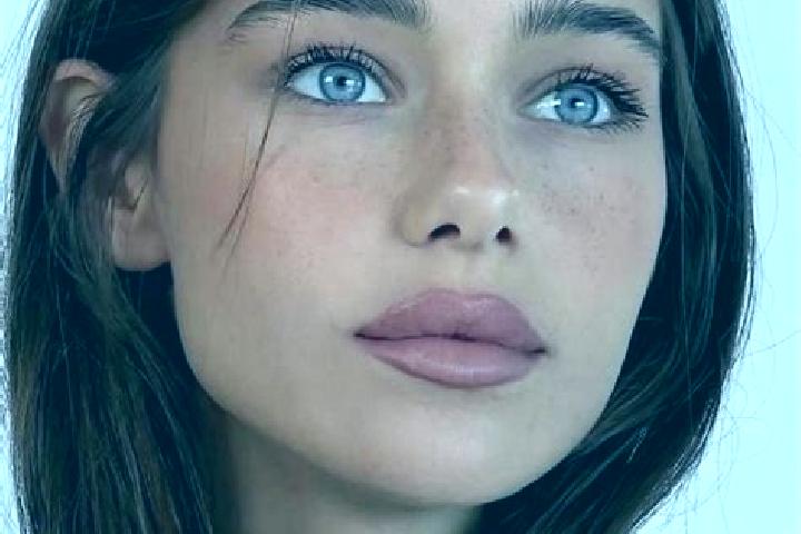 Violet, 20, a brunette brown-eyed mediterranean companion based in Drancy. Offering Deep French Kissing, Massage, Couples, Prostate Massage. Available for in...