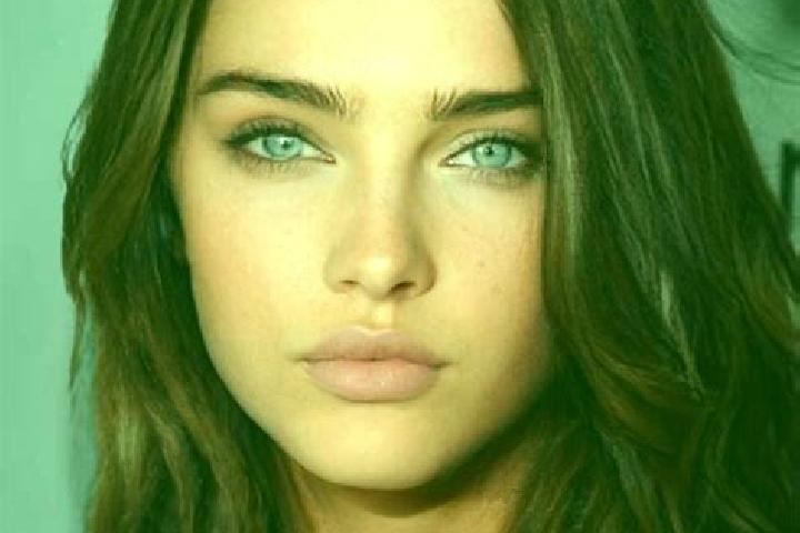 Violet, 20, a brunette grey-eyed mixed companion based in Holly. Offering CIM, Party Girl, GFE. Available for incall and outcall, overnight bookings available.