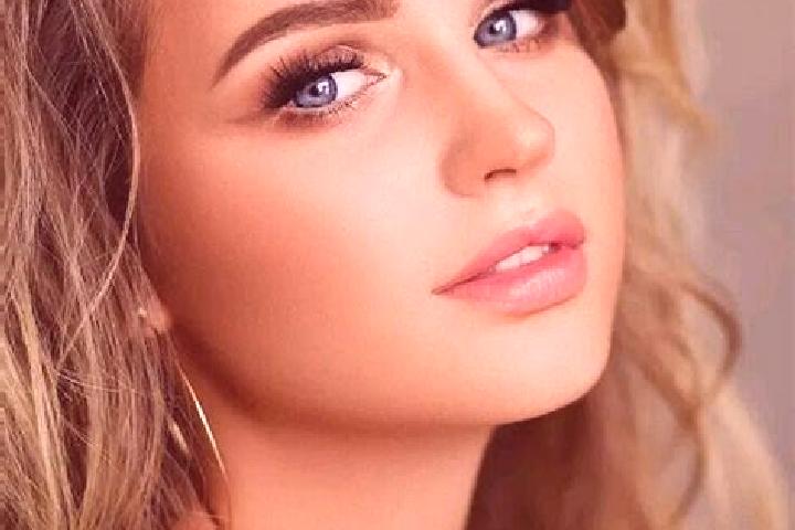 Violet, 20, a dark blonde blue-eyed european companion based in Wschowa. Offering Striptease, Travel Companion, Girlfriend Experience. Available for incall a...