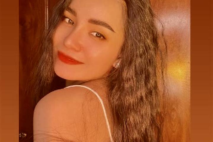 Violet, 20 — Escort in Alling, Germany