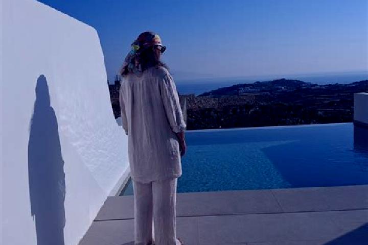 Violet, 20 — Escort in Plintri, Greece