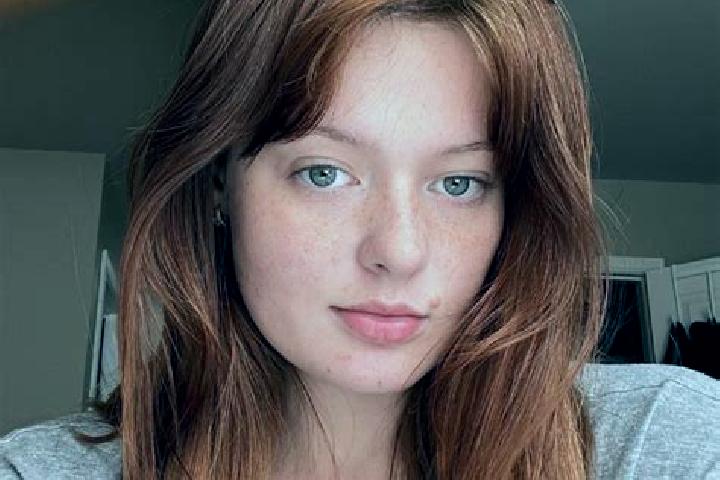 Violet, 21, a auburn amber-eyed european companion based in Ibirajuba. Offering OWO, A-Level, Couples, Tantra. Available for incall and outcall, overnight bo...