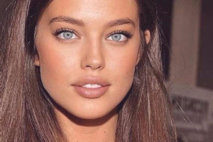 Violet, 21, a chestnut green-eyed middle eastern companion based in Copersito. Offering Party Girl, Striptease, Travel Companion, Overnight, Girlfriend Exper...