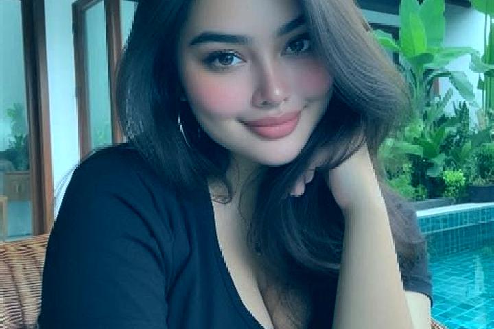 Violet, 21 — Escort in Kidulsawah, Indonesia