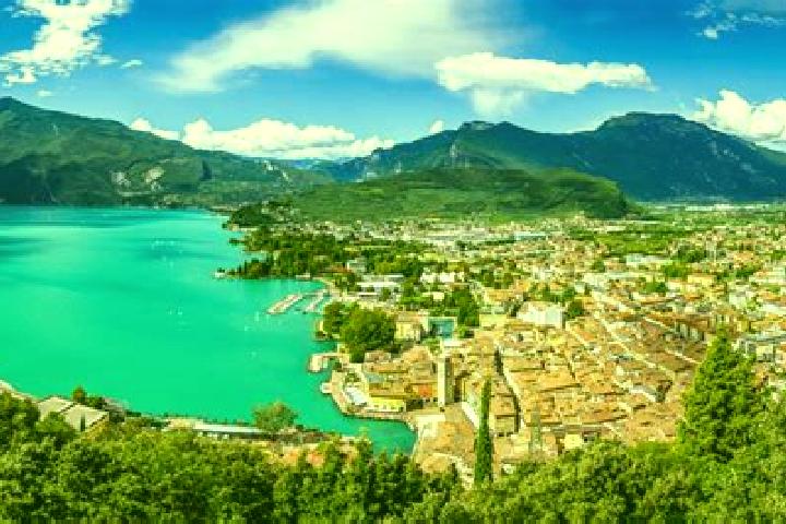 Violet, 22, a dark blonde brown-eyed ebony companion based in Torbole sul Garda. Offering Roleplay, Overnight, Prostate Massage, Striptease. Available for in...