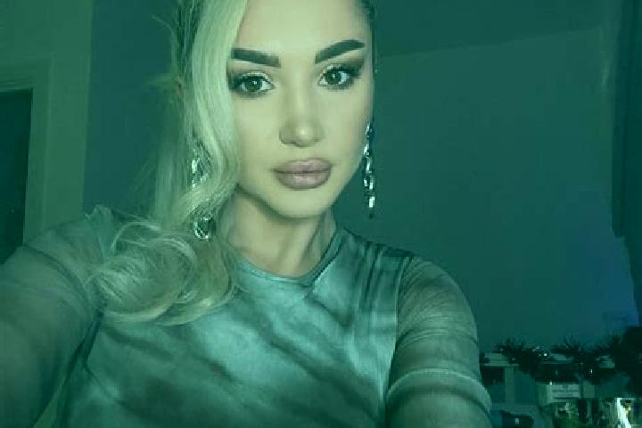 Violet, 23, a blonde grey-eyed middle eastern companion based in Catiasu. Offering GFE, Striptease, Roleplay, Travel Companion. Available for incall and outc...