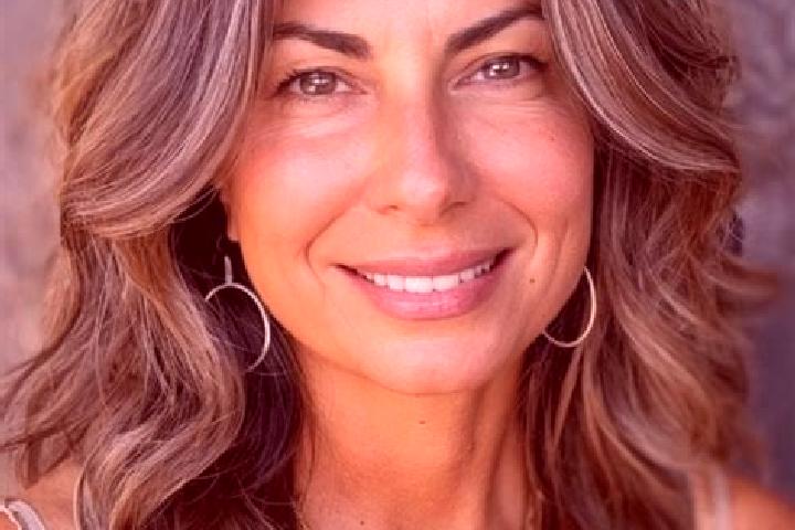 Violet, 23, a brunette grey-eyed latina companion based in Rothenburgsort. Offering Tantra, CIM, Duos. Available for incall and outcall, overnight bookings a...