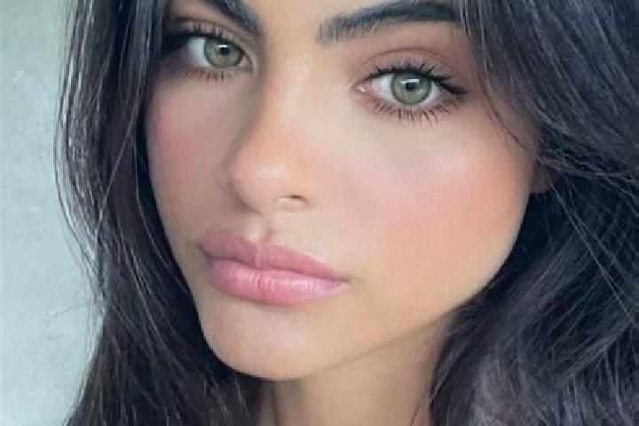 Violet, 23, a red hazel-eyed indian companion based in Lawson Heights. Offering Girlfriend Experience, CIM, A-Level, BDSM, Deep French Kissing. Available for...