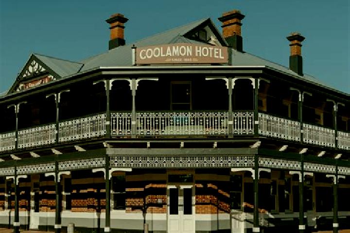 Violet, 23 — Escort in Coolamon, Australia