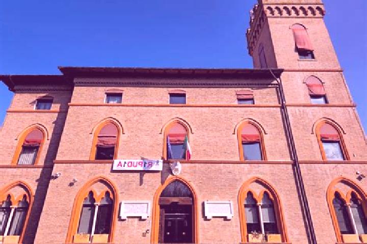 Violet, 23 — Escort in Santa Maria Codifiume, Italy