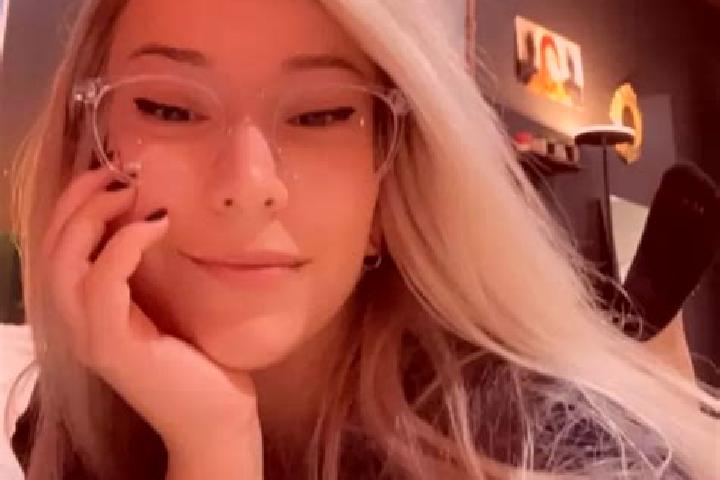 Violet, 24, a blonde grey-eyed asian companion based in Lesquielles-Saint-Germain. Offering Massage, Striptease, Fetish, Erotic Massage, CIM. Available for i...