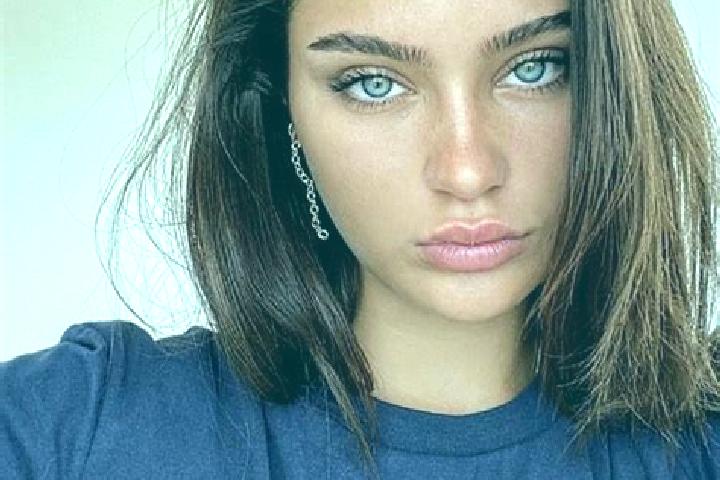 Violet, 24, a brunette dark-eyed mixed companion based in Vidnoye. Offering Duos, Roleplay, GFE. Available for incall and outcall, day and evening dates.