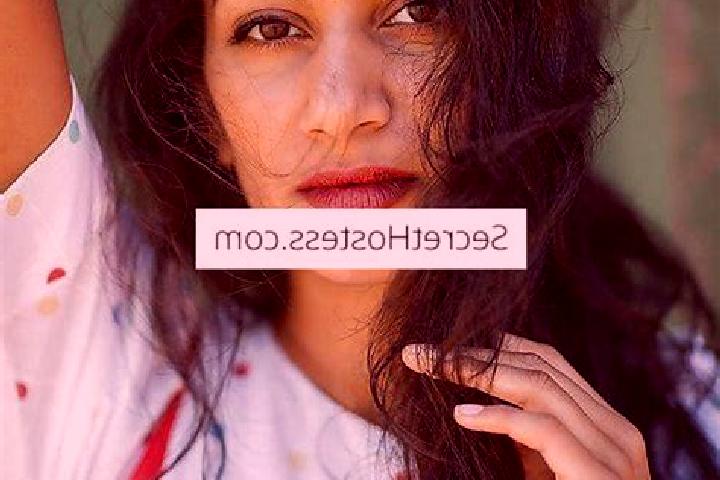 Violet, 24, a chestnut grey-eyed indian companion based in Saumane-de-Vaucluse. Offering Striptease, Deep French Kissing, Fetish, Dinner Date. Available for ...